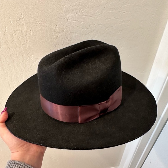 Brixton hat with purple bow - Picture 5 of 8